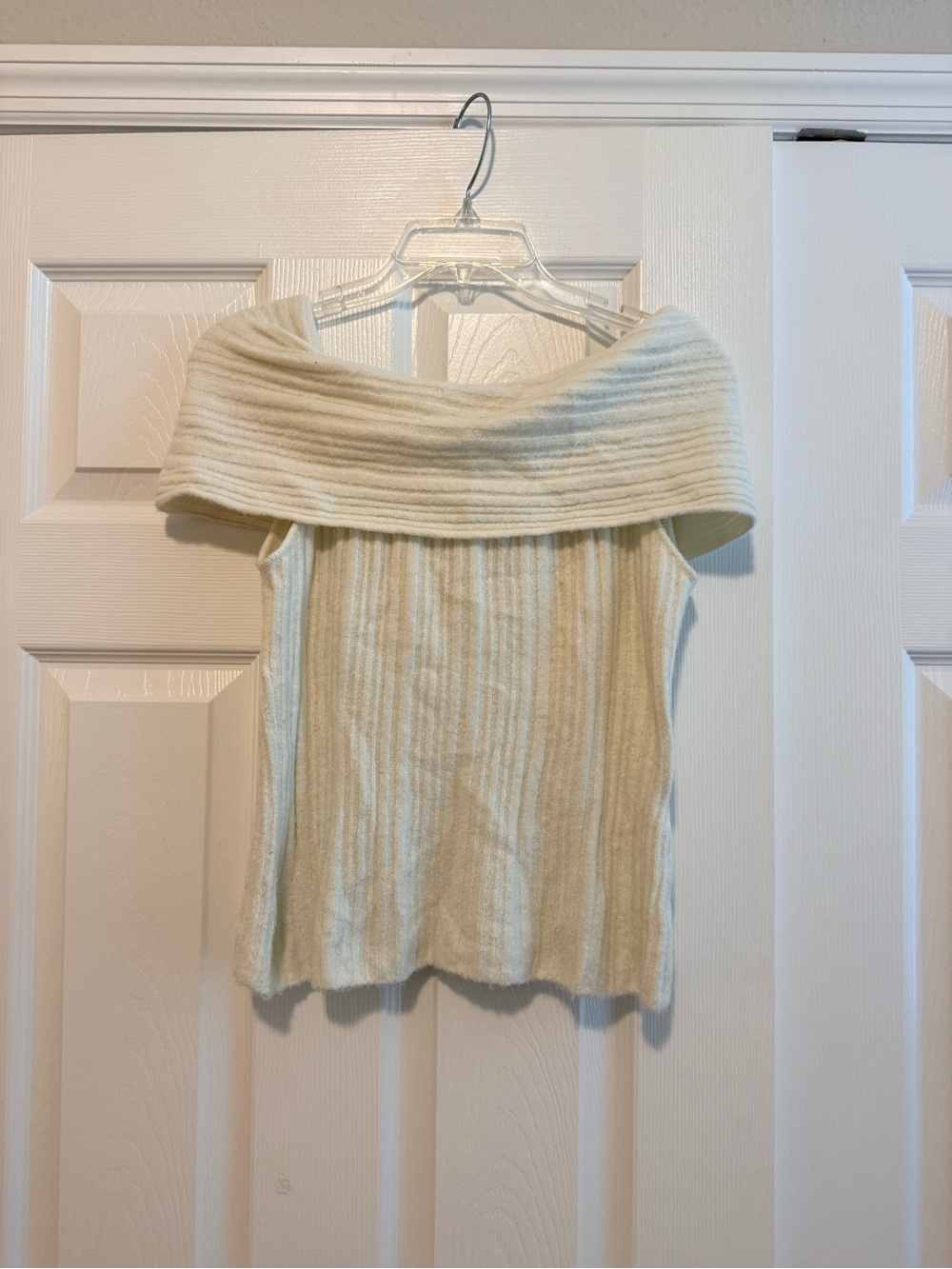 Abercrombie & Fitch Cream Off-the-Shoulder Ribbed Sweater